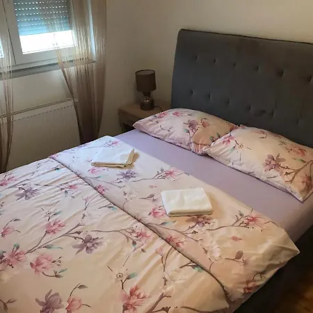 Apartment Mg Lux ビイェリナ